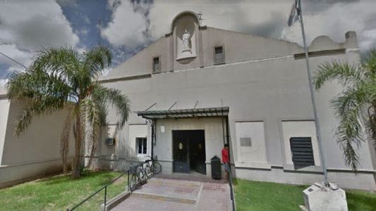 Un grupo de médicos se sacó una selfie en medio de una operación y fueron suspendidos