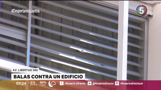 Balearon un edificio en barrio Martin y dejaron un mensaje mafioso