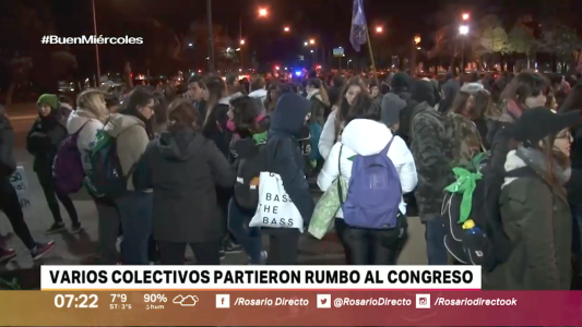 Debate aborto: más de cien colectivos partieron desde Rosario hacia el Congreso