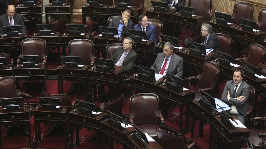 Allanamientos a Cristina Kirchner: por falta de quórum, fracasó la sesión en el Senado