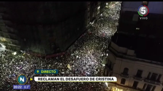 Multitudinaria manifestación frente al Congreso para pedir el desafuero de Cristina Kirchner