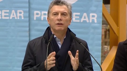Macri: "Si en invierno estás en remera y en patas, estás consumiendo energía de más"
