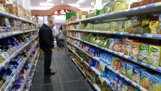 Supermercadistas aseguran que desde fines de 2015 hay "una baja del consumo sostenida"