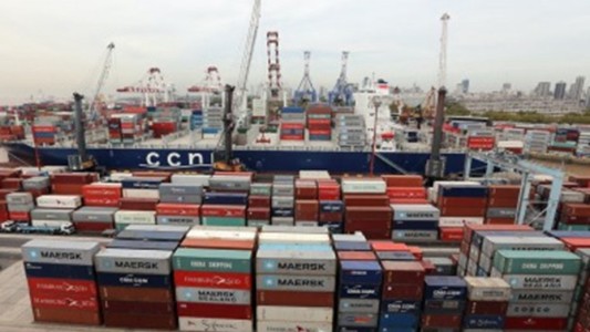 Paro de transportistas: 120 buques varados y pérdidas por 3,5 millones de dólares diarios