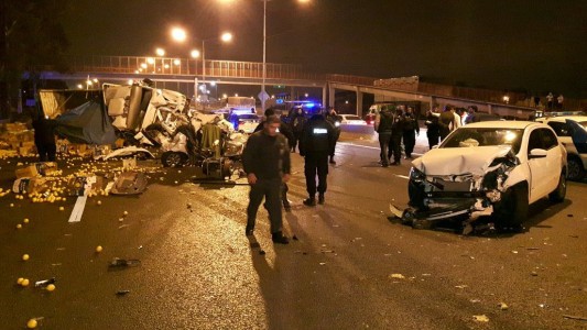 Tres víctimas fatales en un brutal accidente en Circunvalación y Juan José Paso