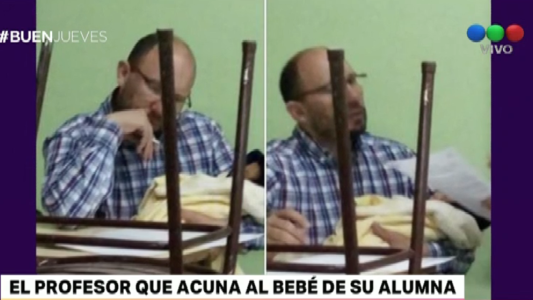Maestro puro amor: acunó al bebé de una alumna mientras ella hacía la tarea