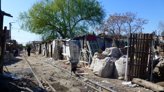 Un nuevo informe de la UCA advierte a Macri sobre la falta de “protección social” ante las medidas de su gestión