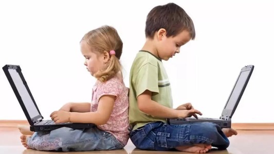 ¿Cuánto tiempo deben pasar los chicos en Internet?