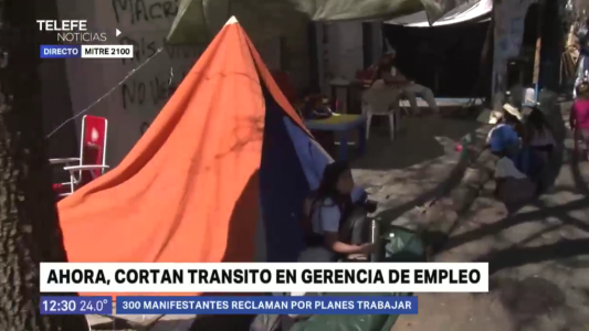 Corte y manifestación frente a Gerencia de Empleo en reclamos de planes sociales
