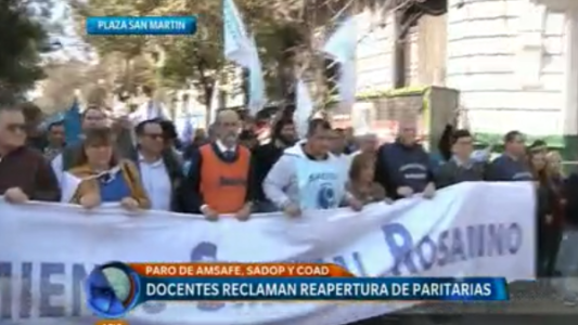 Paro y movilización: repudio de los maestros al desalojo del Congreso