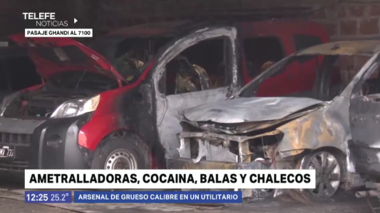 Un incendio en una cochera reveló armas de fuego y drogas