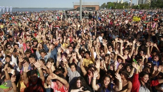 Primavera en los Galpones: recitales, clases abiertas y ferias frente al río