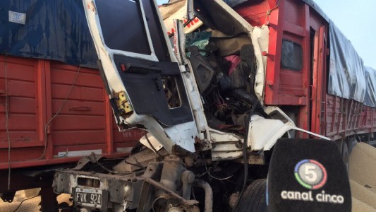 Fatal choque de camiones sobre la A012: una persona falleció en el accidente