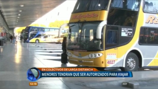 Por una nueva resolución, los menores que viajen dentro del país tendrán que presentar autorización