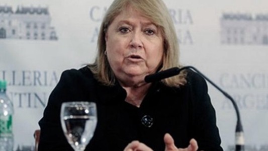 Relaciones con Gran Bretaña: acuerdan un nuevo vuelo mensual a Malvinas