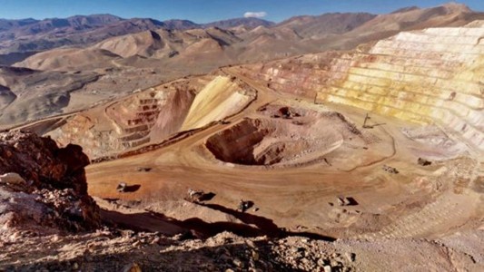 Tras pedir "disculpas" por el derrame en la mina de Veladero, Barrick anunció planes para expandirse en San Juan