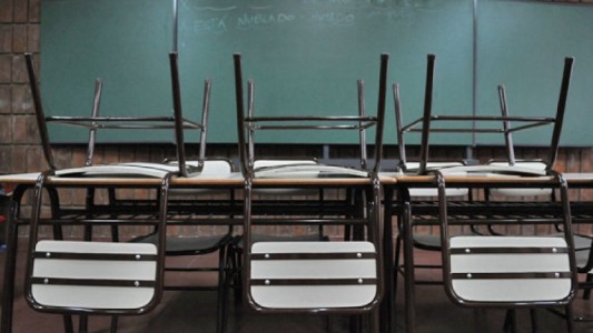 Sin clases en escuela públicas y privadas por paro docente