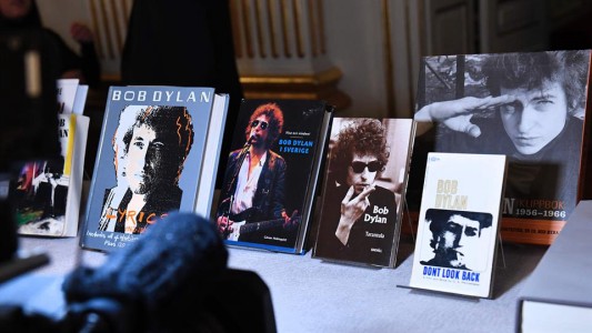 Perfil del Nobel de Literatura: Bob Dylan, encarnación musical del pacifismo y el espíritu hippie