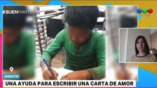 Pidió ayuda para escribir una carta de amor