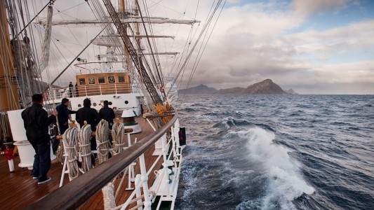 Investigan a dos tenientes de la Fragata Libertad por presunto abuso sexual