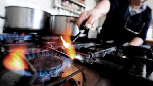 Gas: usuarios deberán pagar un "extra" para compensar a las empresas por la devaluación