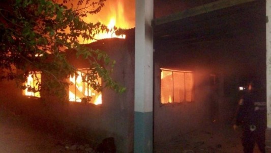 Balearon con un arma de aire comprimido a dos docentes de Moreno