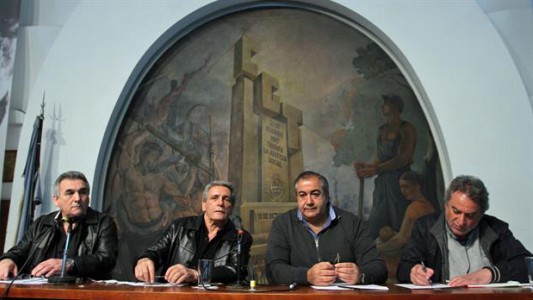 La CGT aprobó el bono de 2 mil pesos y se suma al pedido de una Ley de Emergencia Social