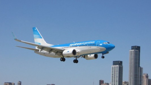 Aerolíneas Argentinas habilitó un call center para poder cambiar los pasajes del 6 de abril por el paro de la CGT