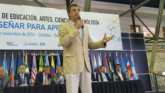 Esteban Bullrich anunció que se eliminará el feriado puente del 19 de junio