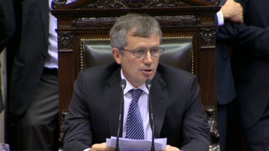 Tras la polémica, redujeron el aumento de sueldos a diputados