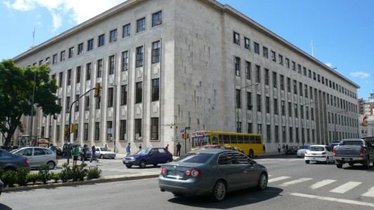 Detuvieron al portero de un edificio acusado de abusar de una niña de siete años