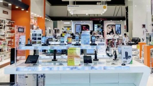 El Gobierno y la CGT analizaron la apertura de las importaciones tecnológicas