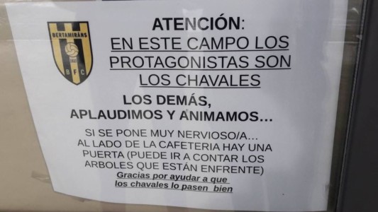 Padres nerviosos, abstenerse: el ingenioso cartel que puso un club de fútbol y se volvió viral