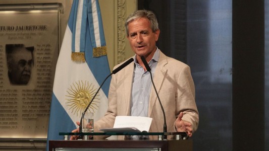 El Gobierno admitió que algunos puestos se cubren por "cercanía o vínculos"