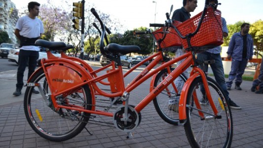 Las estaciones de bicis públicas ya cuentan con unidades tándem para el traslado de usuarios no videntes o con disminución visual