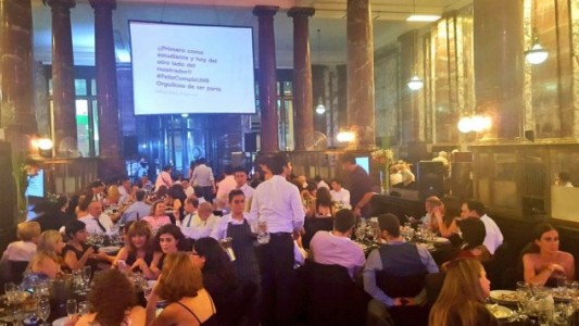 Más de 70 invitados resultaron intoxicados en la fiesta por el aniversario de la UNR