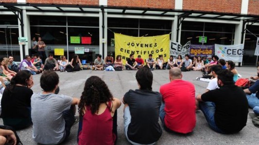 Conicet: el Gobierno propuso mantener a los becarios en 2017