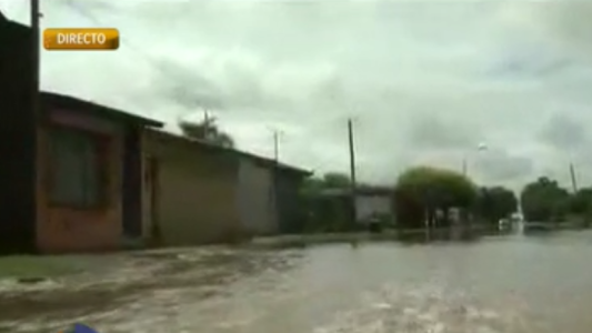 Cientos de evacuados por las inundaciones en Álvarez