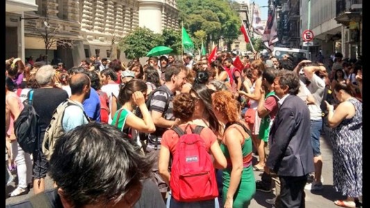 ATE denunció represión durante una protesta y anunció un paro