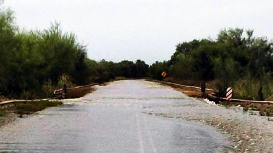Bajan los ríos Paraná y Salado y persisten inconvenientes en algunas rutas de la provincia
