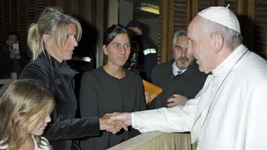 Sandra Arroyo Salgado fue recibida junto a las hijas de Nisman por el papa Francisco