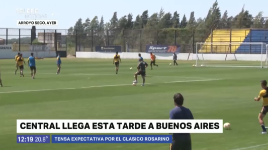 Los hinchas de Central despiden al plantel con un banderazo