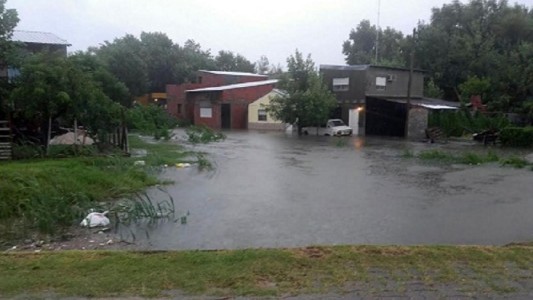 Un fuerte temporal en Entre Ríos causó desbordes, anegamientos y evacuados