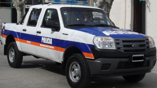 Asesinaron a una mujer y se llevaron a su hija de 3 años: buscan a su pareja