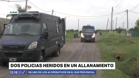 Dos policías resultaron heridos durante un allanamiento