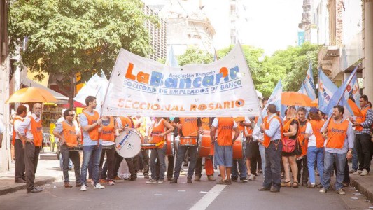 Bancarios extienden el paro de actividades al lunes y martes de la semana próxima