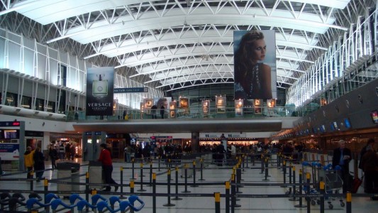 Aumentan a 500 dólares el monto de mercadería que se puede traer desde el exterior