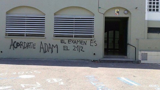 Con una carta y una bala, amenazaron de muerte a una profesora para que apruebe a los alumnos en un examen