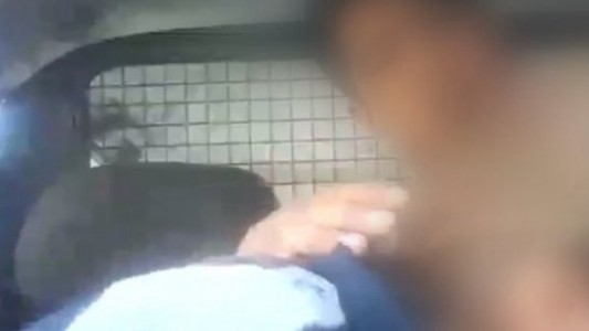 Iniciarán un sumario administrativo a dos policías rosarinos que se filmaron teniendo sexo dentro de un patrullero