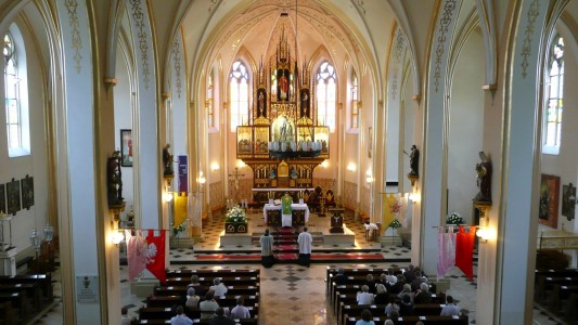 La Iglesia católica anunció que dejará de recibir fondos del Estado en forma gradual